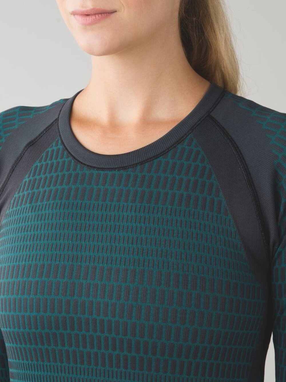 Lululemon About That Base Long Sleeve Black / Forage Teal 2-4 - Picture 3 of 8